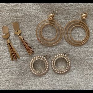 BUNDLE OF DANGLY GOLD EARRINGS